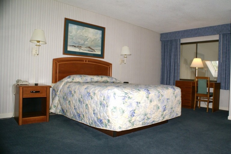 seamistresortmashpeecapecodmasterbedroom East Coast Condo Rentals